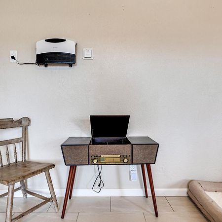 Convenient Joshua Tree Apartment - Walk To Town! Exterior photo