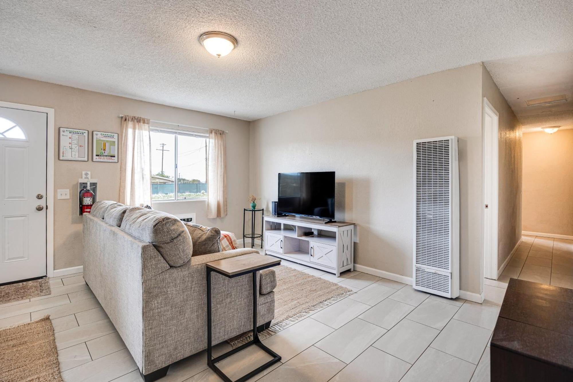 Convenient Joshua Tree Apartment - Walk To Town! Exterior photo