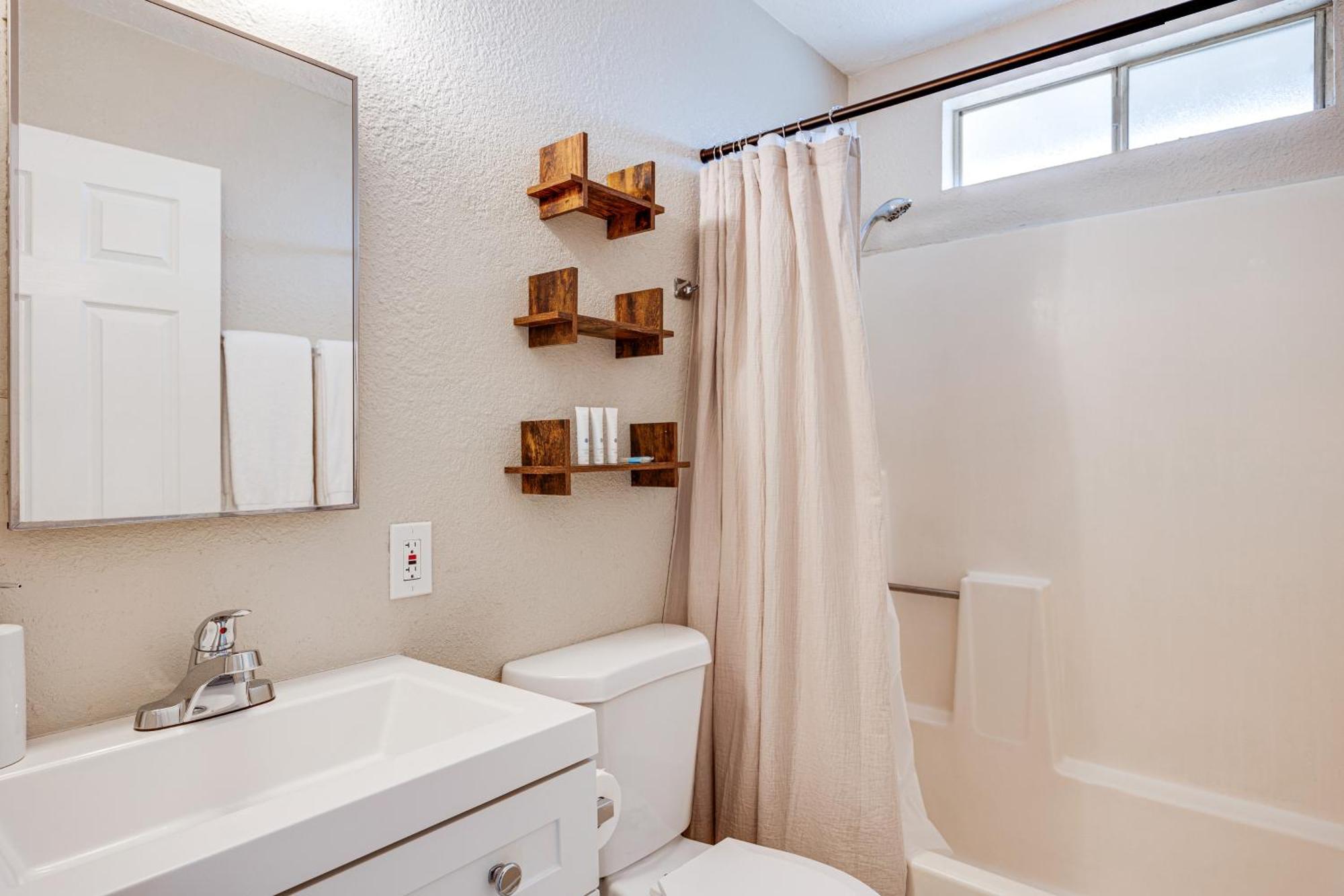 Convenient Joshua Tree Apartment - Walk To Town! Exterior photo